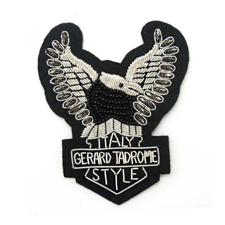 東莞廠家專業定做印度絲繡花章卡通金屬立體繡布貼胸章可定制LOGO